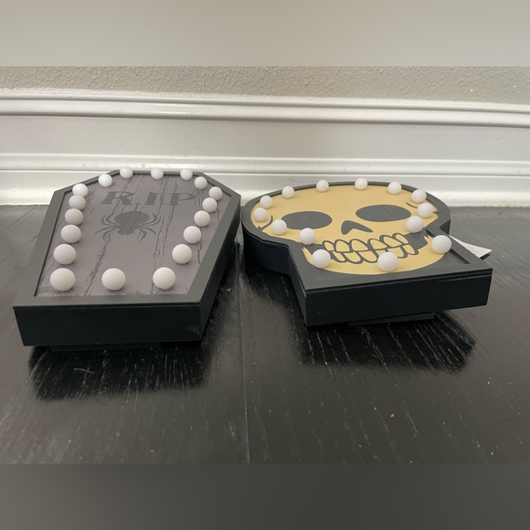 Hyde and EEK! Lit Skull Marquee Figurine and Lit Coffin Marquee Figurine - Picture 7 of 13